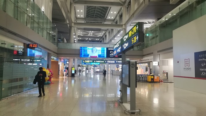 bottega-veneta-incheon-lotte-terminal-2