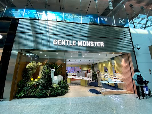 gentle-monster-shilla-incheon-airport-duty-free-store