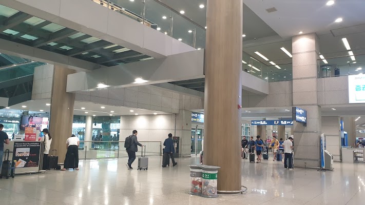 the-1st-shop-of-coffee-bean-incheon-international-airport